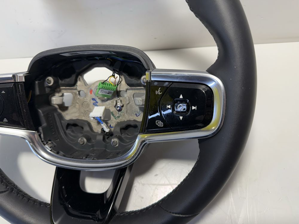 Volvo XC40 C40 kierownica skórzana jak nowa