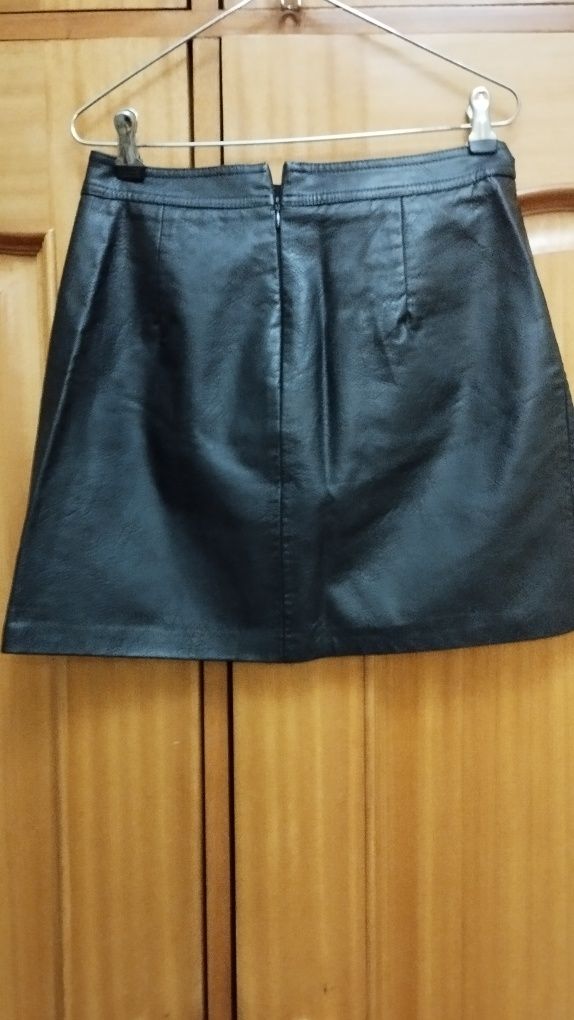 Saia preta,  nova, Stradivarius, tam 38