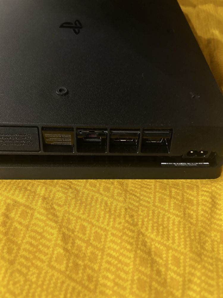 Sony PlayStation 4 black