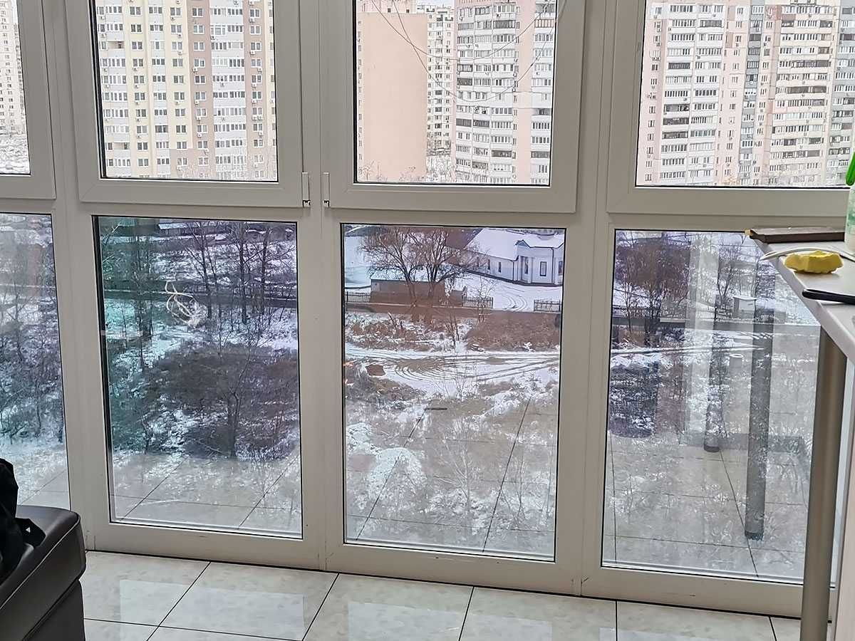 Дзеркальна сонячна плівка для вікон та балконів