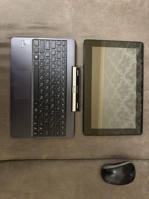Нетбук Asus с мышкой