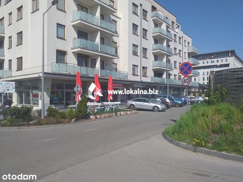 Lokal W Centrum Piaseczna Ruchliwa Ulica Witryna