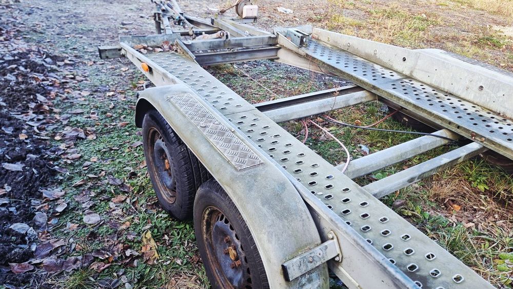 Przyczepa Laweta Thule Trailers 2005