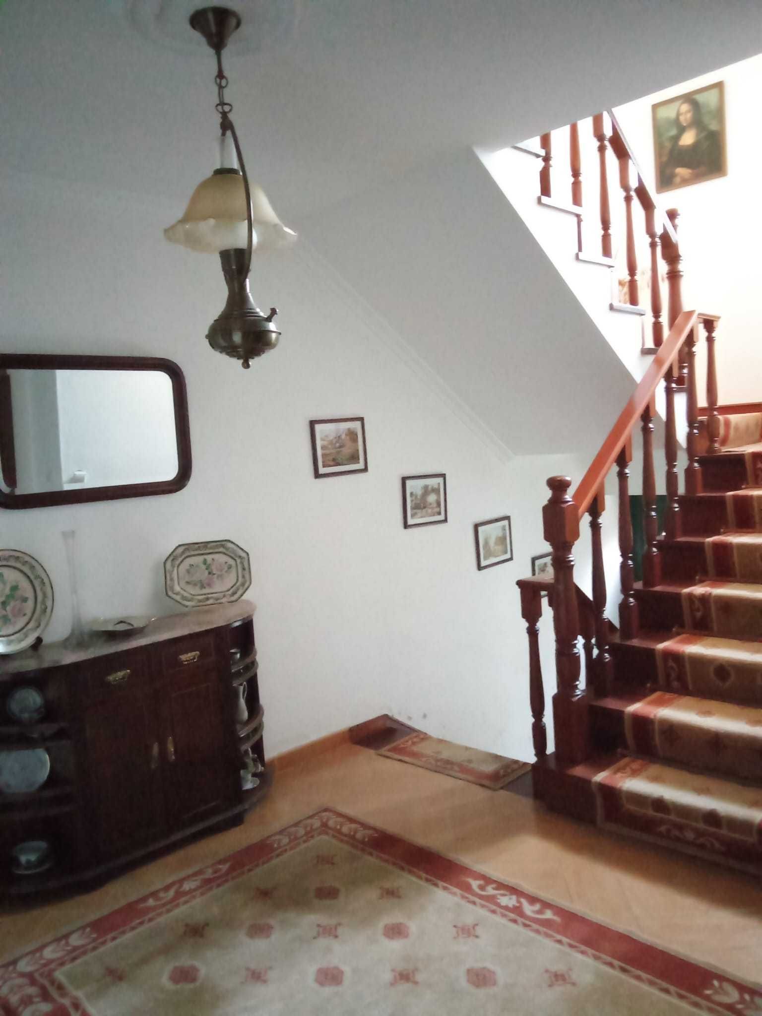 Casa T5, localizada em Pedrogão de São Pedro