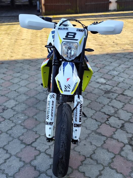 Husqwarna 701 supermoto