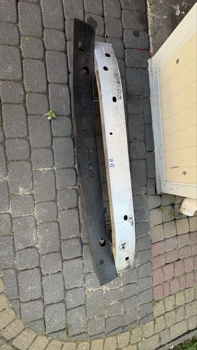 Alfa Romeo Giulia belka przód