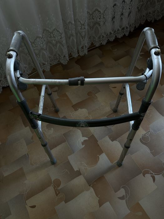 Ходунки для дорослих