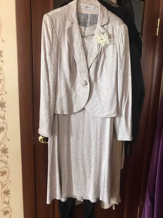 Костюм-двійка жіночий сріблястий святковий (сукня та піджак)