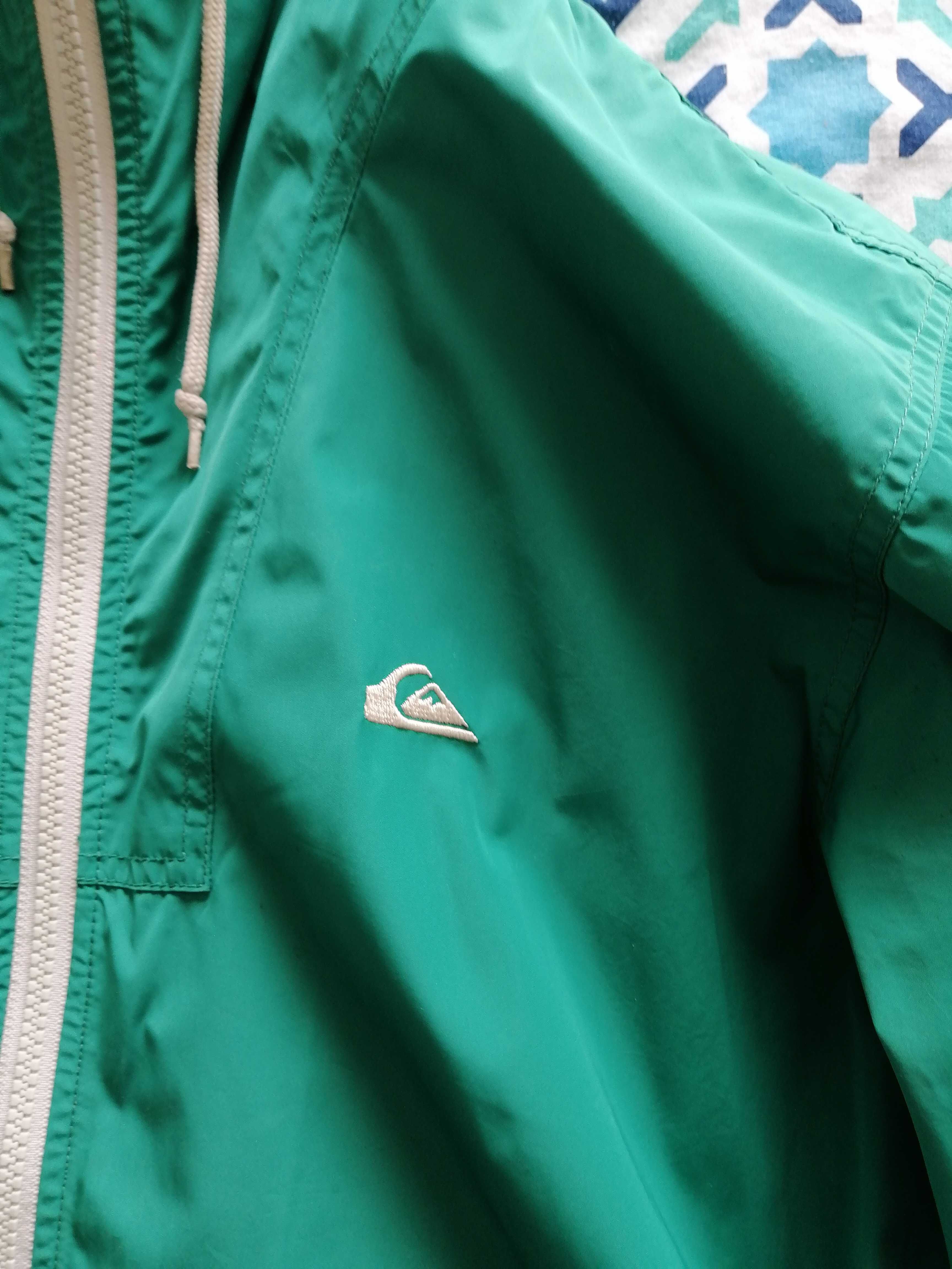 Casaco Quicksilver verde, tamanho S, usado.