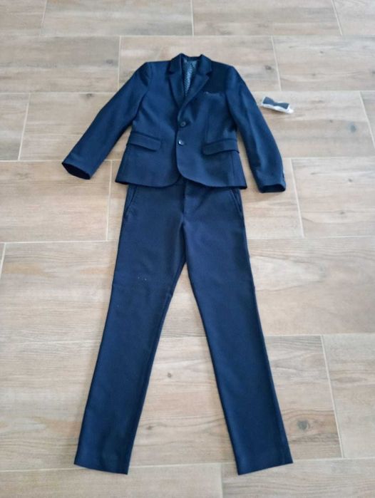 Garnitur granatowy roz.146 spodnie, marynarka, mucha