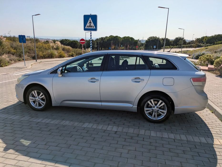 Toyota Avensis SW 2.0 D-4D Premium Sport+GPS