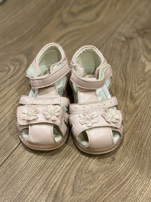Босоніжки для дівчинки