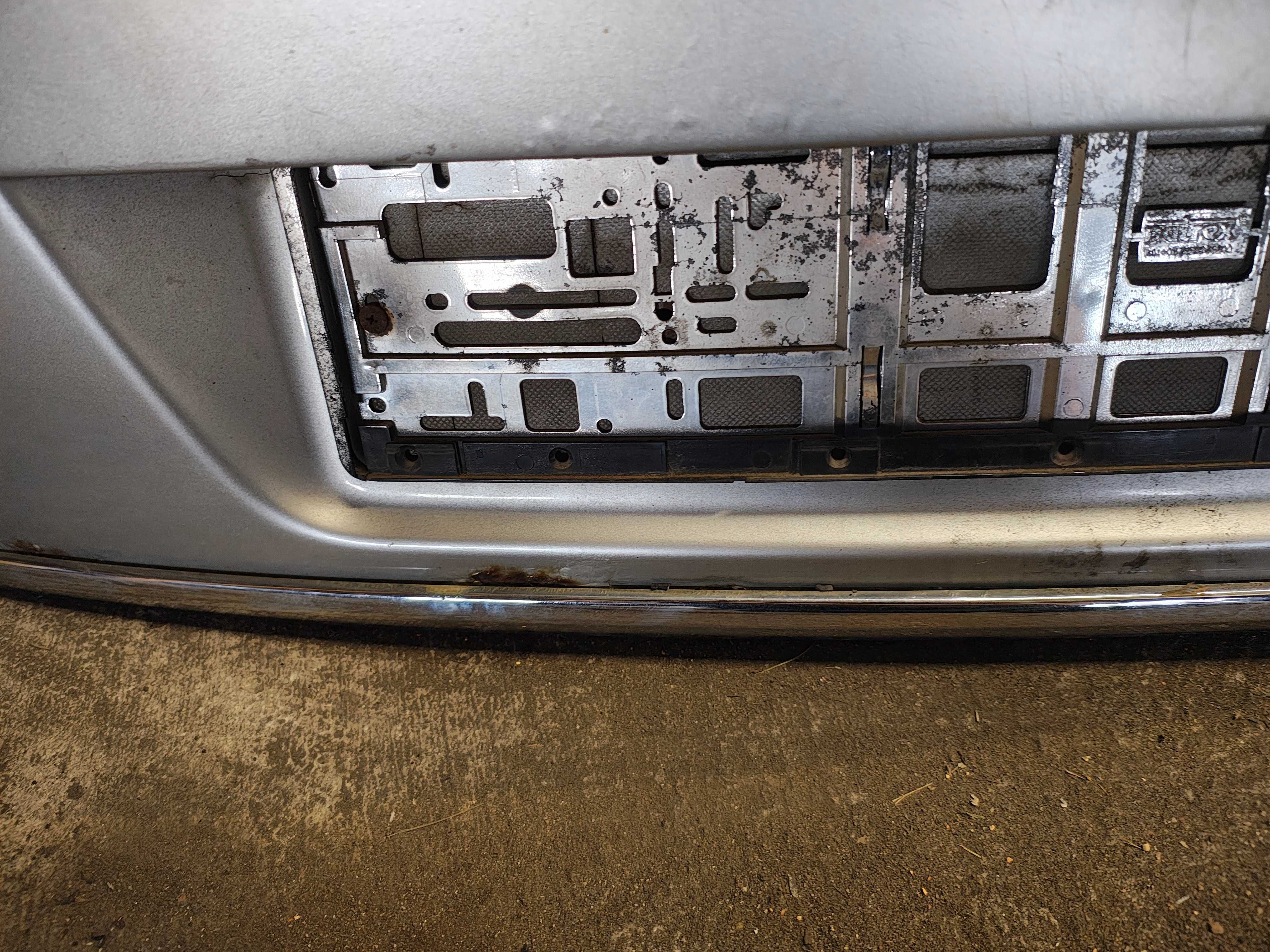 Volkswagen Passat B6 kombi tylna klapa bagażnika kod lakieru LA7W