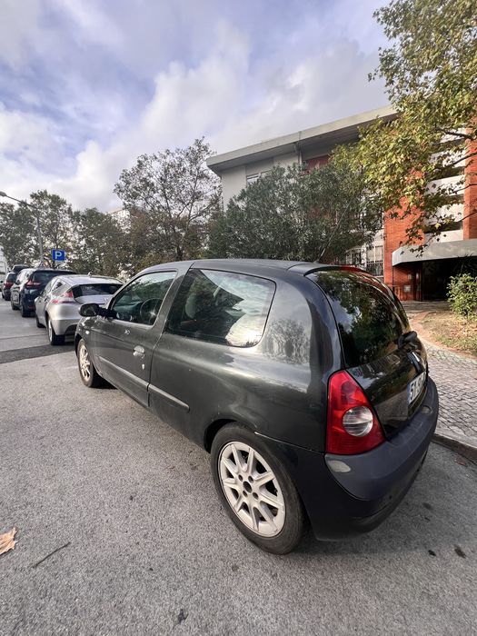 Carro Renault Clio S 1.2 (Negociável)