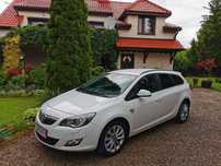 Opel Astra 1,4T skóra xenon led grzana kierownica i fotele opłacona