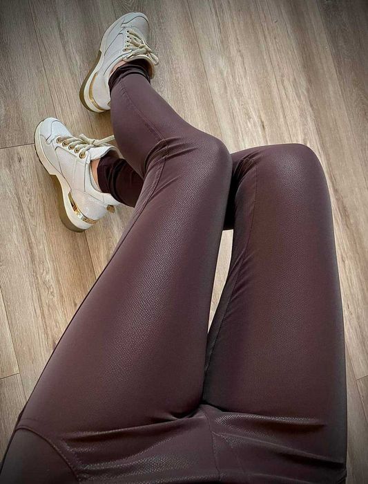 Spodnie legginsy eco skóra