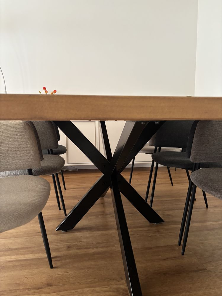 Mesa de sala de jantar - 2 metros