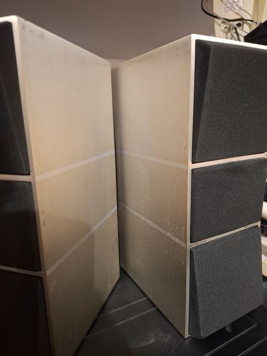 Bang&olufsen Beovox CX100.