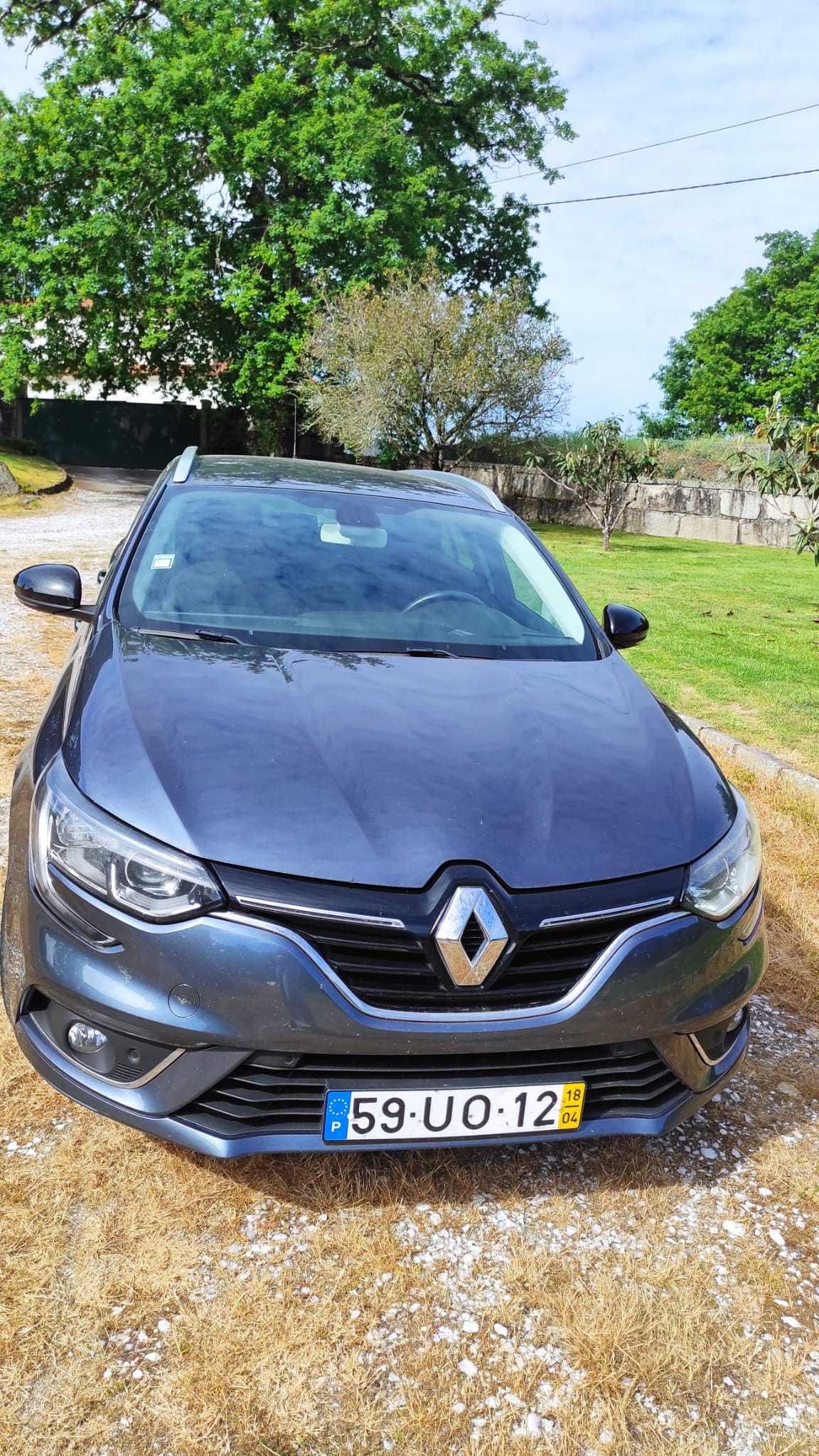 Renault Mégane impecável, económico e com poucos quilômetros.