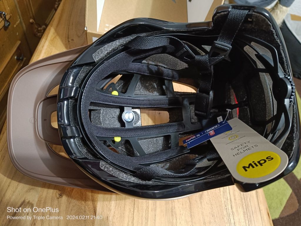 Kask ABUS CLIFFHANGER Mips L 57-61 nowycm Nowy