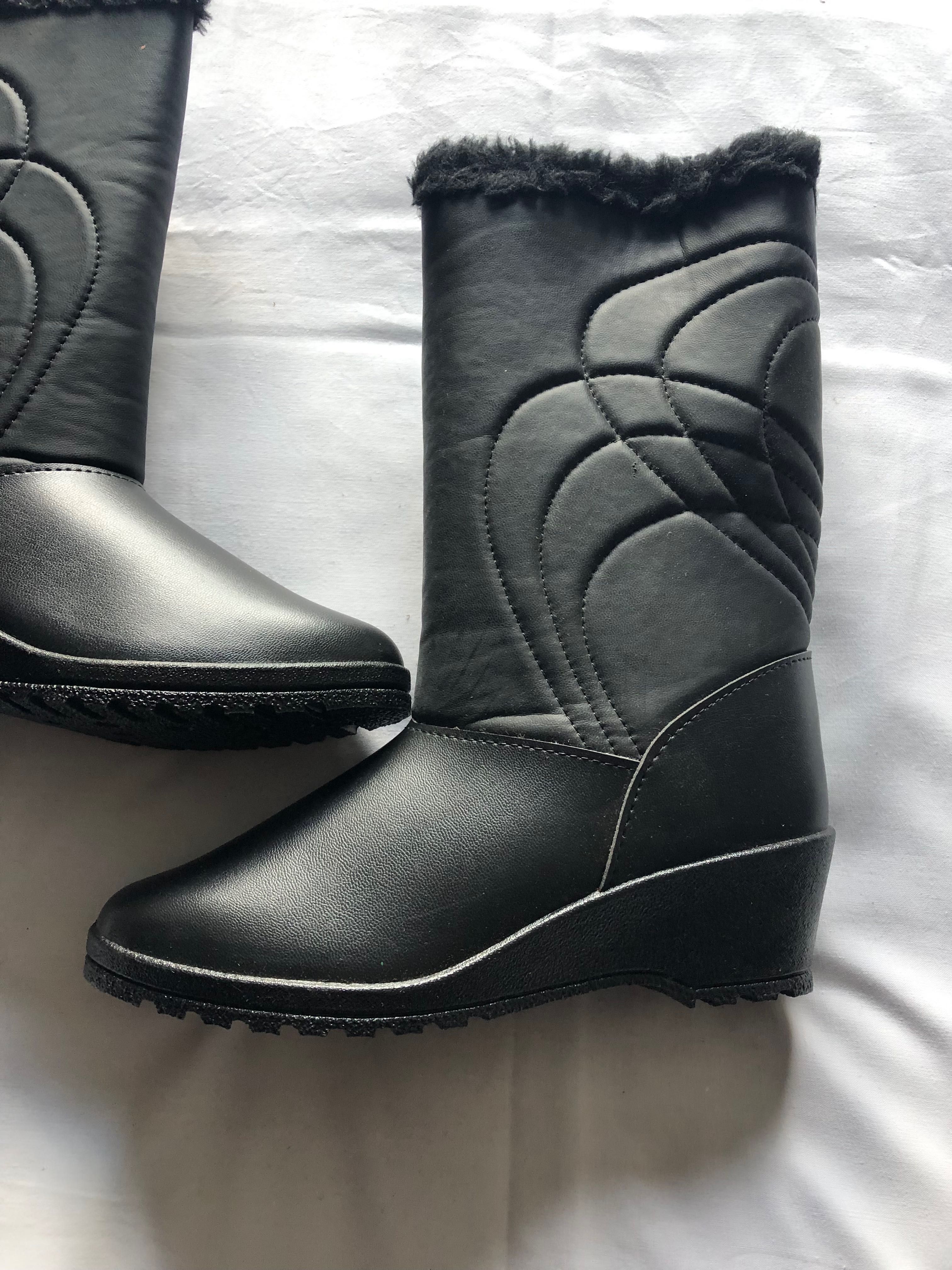 Botas com pêlo (novas)