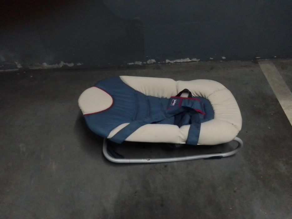 Baloiço Chicco usado muito bom estado.