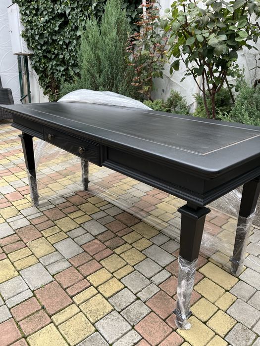 Шикарный деверянный стол