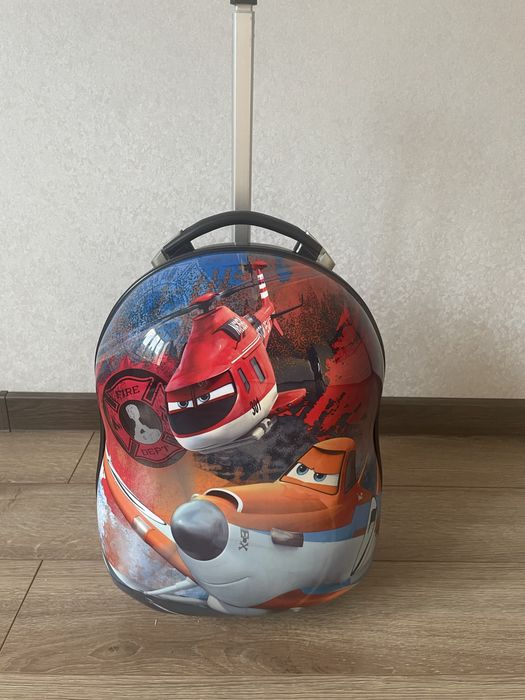 Дитяча валіза на колесах