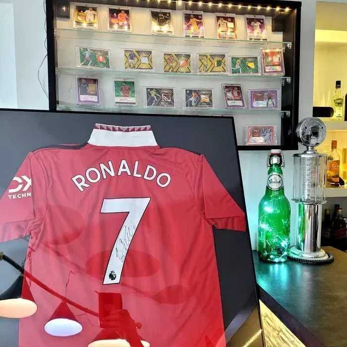 Cristiano Ronaldo koszulka z podpisem, autograf, rama. Prezent