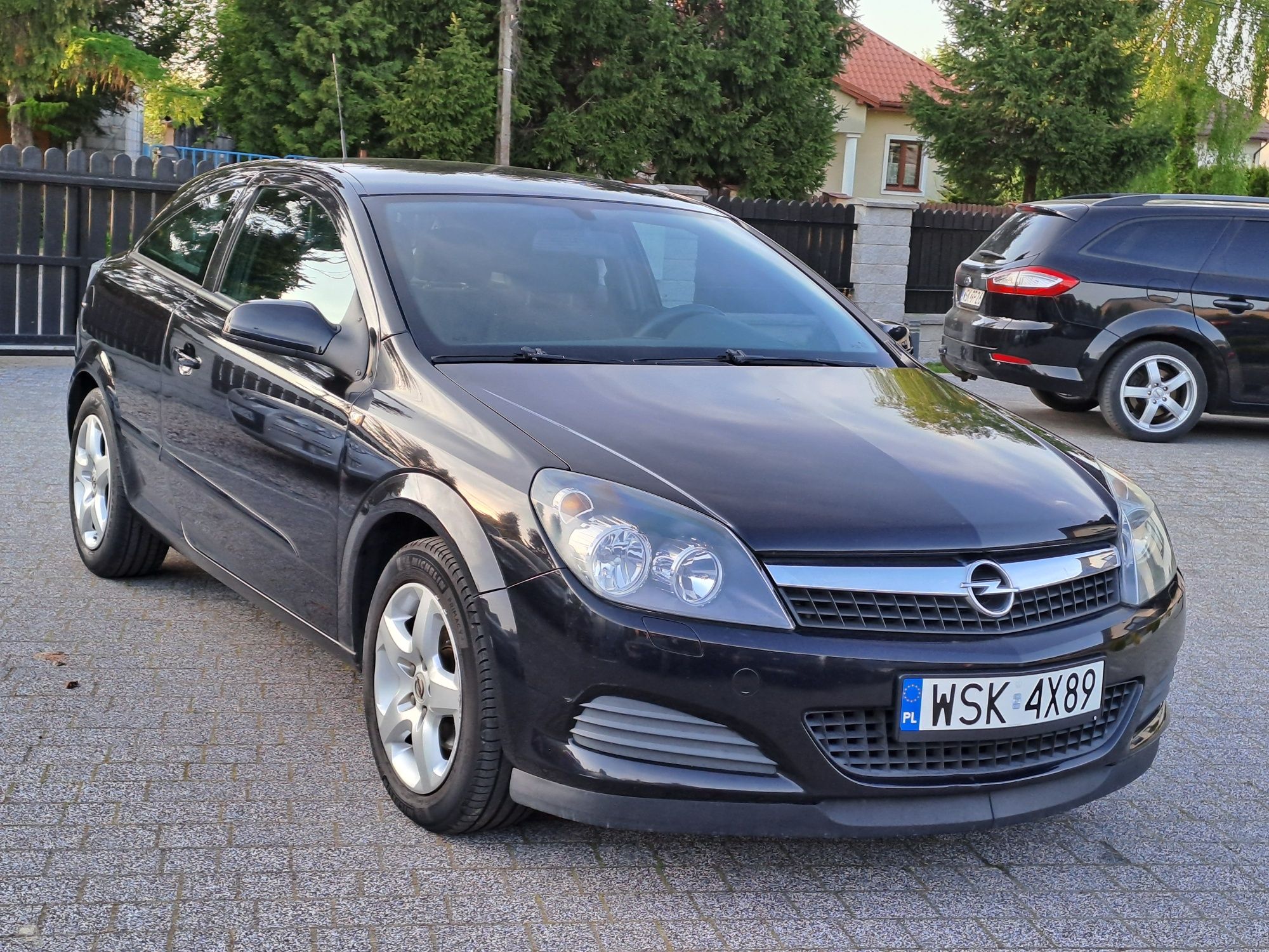 Opel Astra Gtc 1.6 Benzyna Zarejestrowany