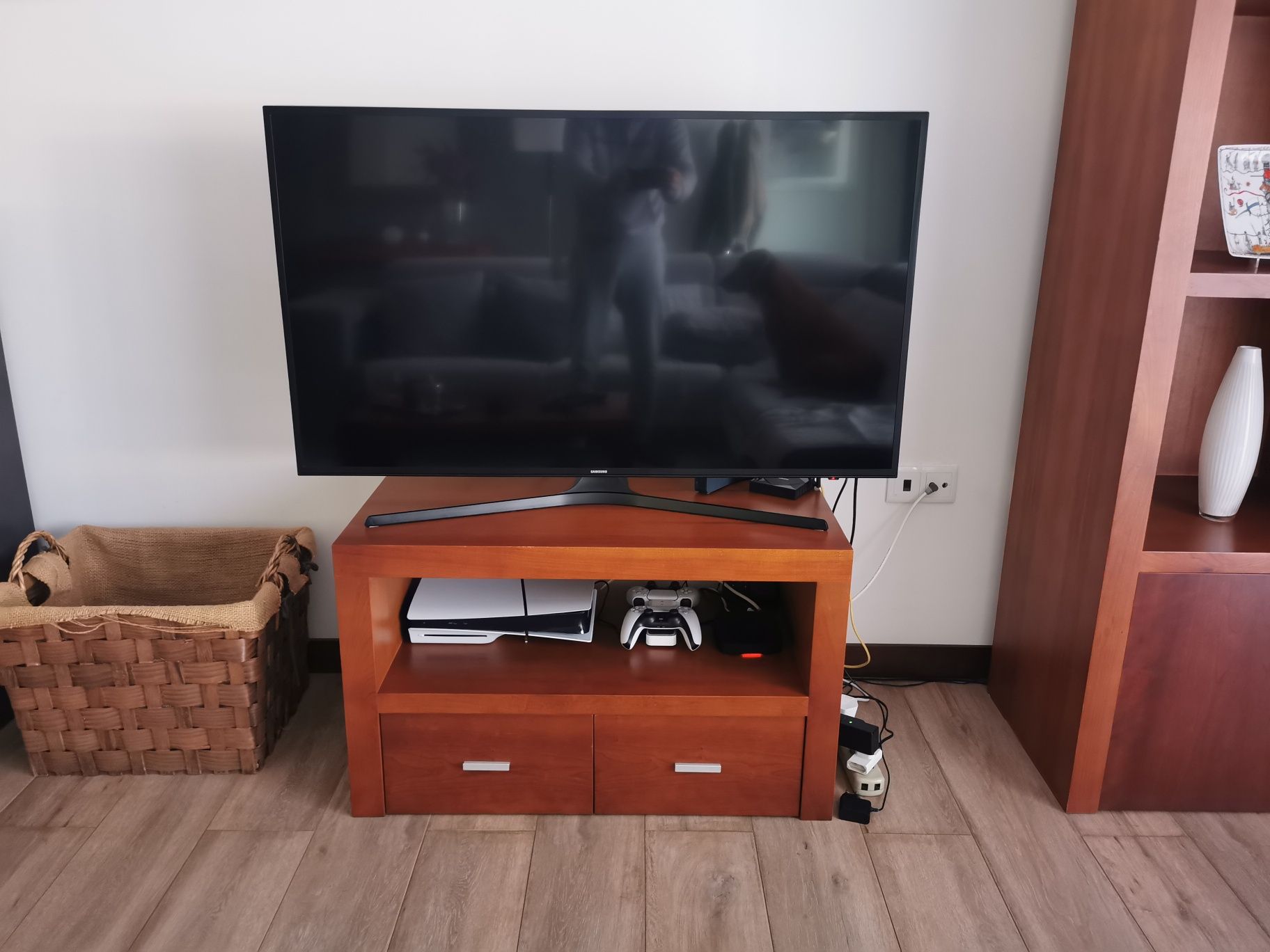 Móvel TV em cerejeira