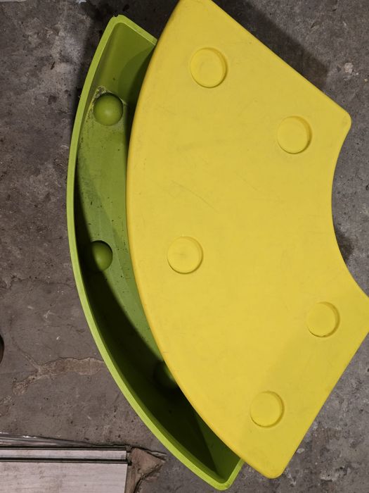 Pojemnik-ławeczka  na zabawki