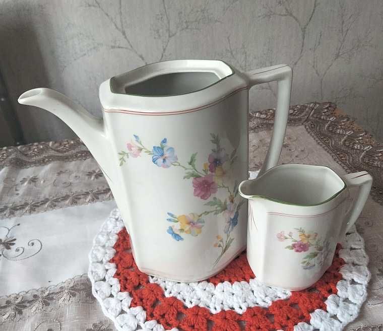 Porcelana Chodzież  dzbanek+ mlecznik serwis  Lwów , lata  20/30 -te