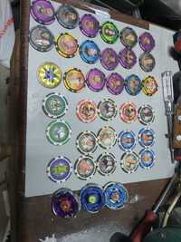 Tazos WM e beyblades