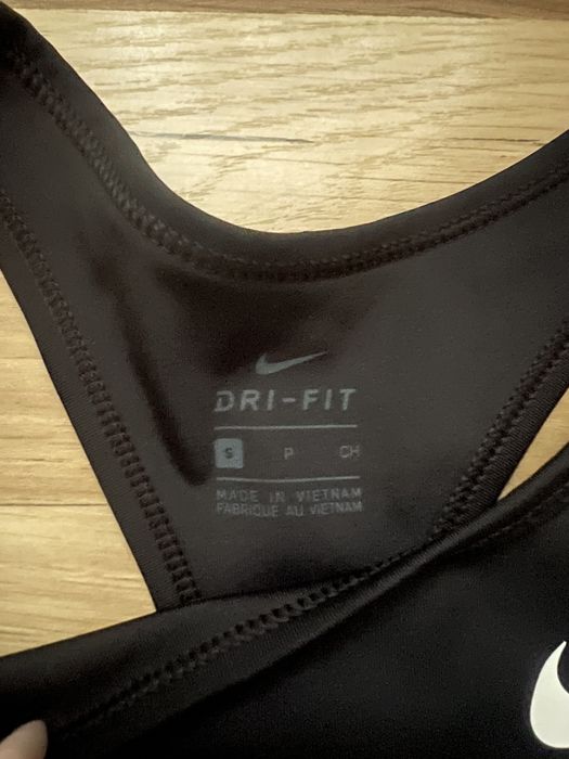 спортивний топ найк жіночий оригінал