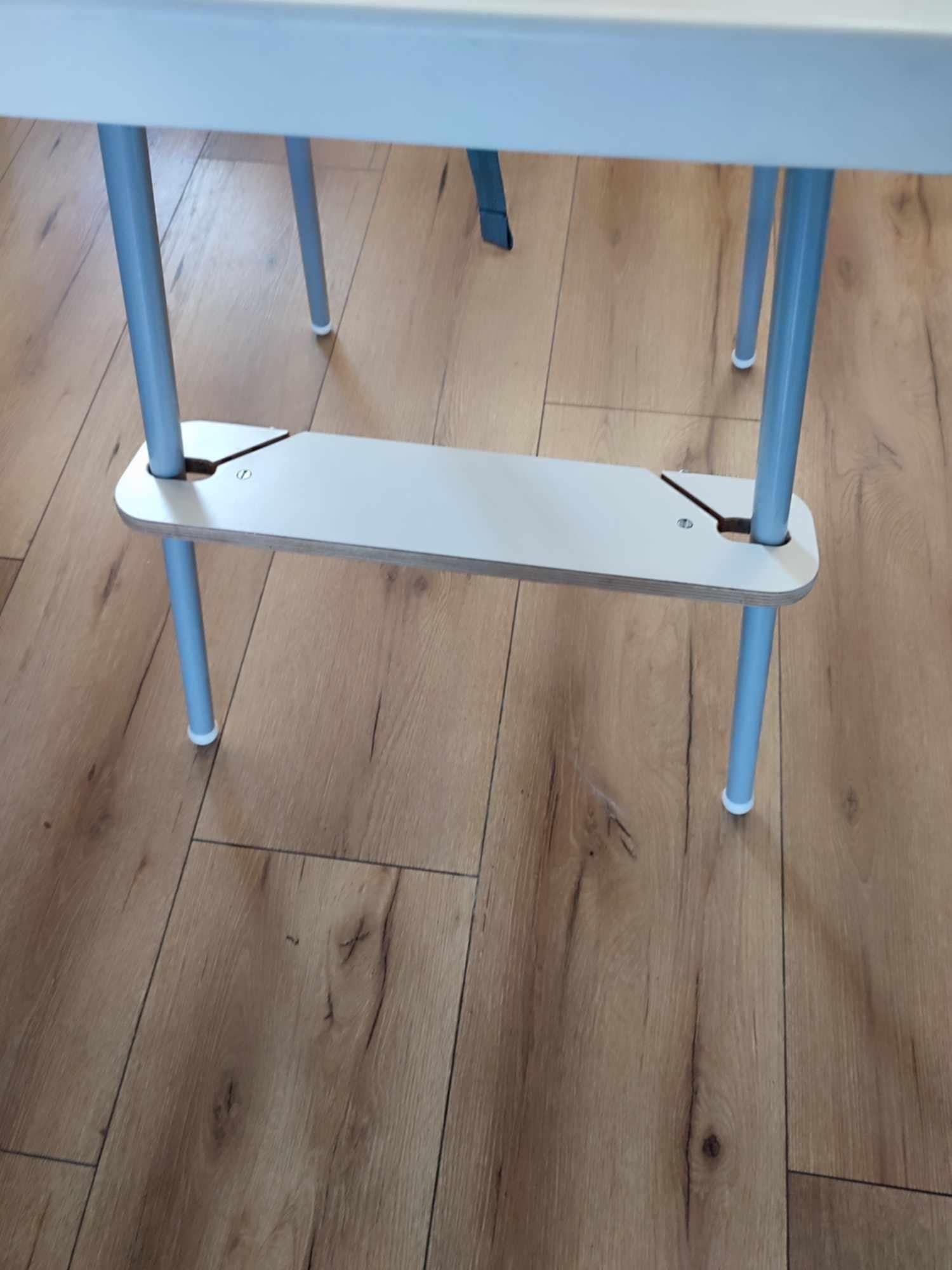 Krzesełko Atilop ikea + podnóżek drewniany