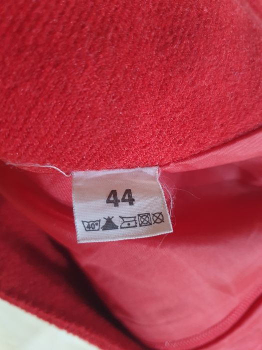 Czerwona spódnica na podszewce