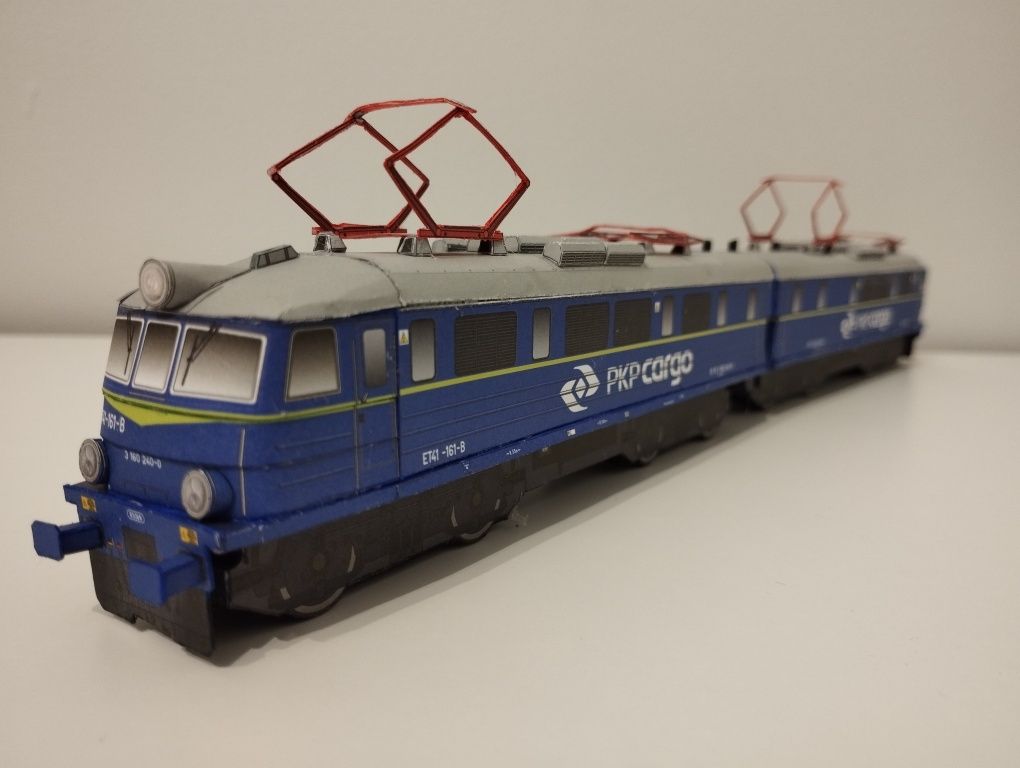 Model kartonowy  zabawka pociąg  autobus lokomotywa duża towarowa ET41