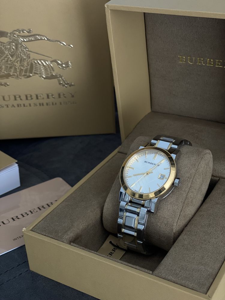 Оригінал!Жіночий годинник Burberry bu9115! В наявності!