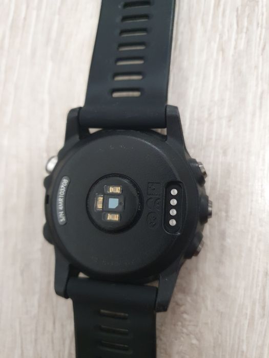Продам часы Garmin Fenix3 HR Saphir