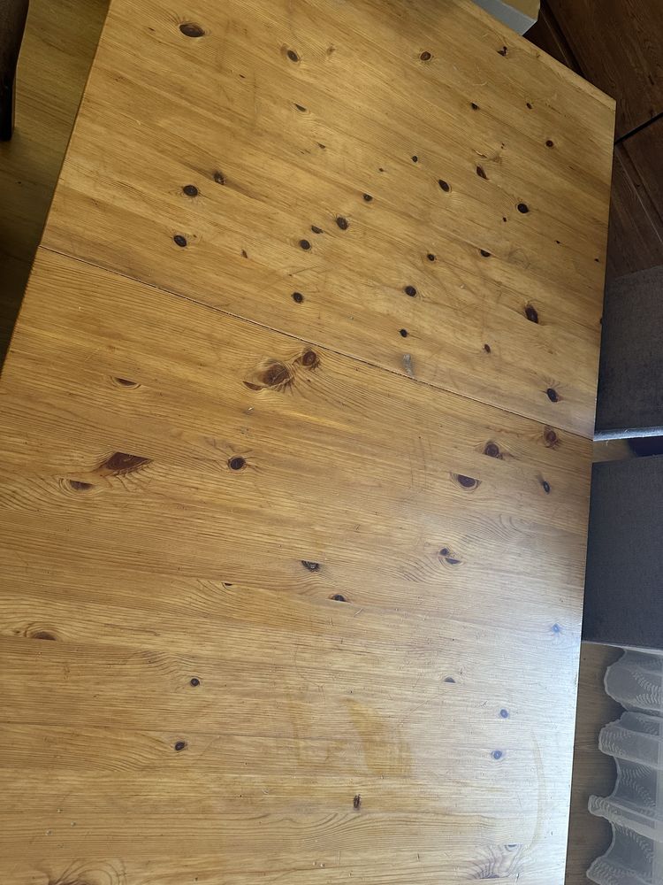 Drewniany stół IKEA