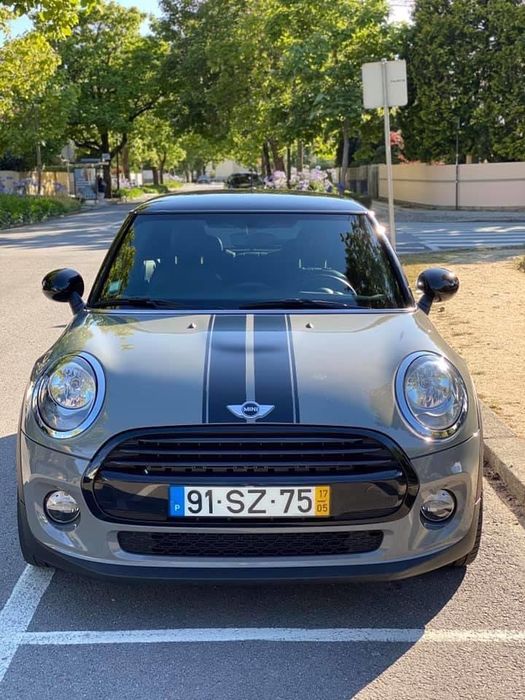 Mini Cooper cinzento