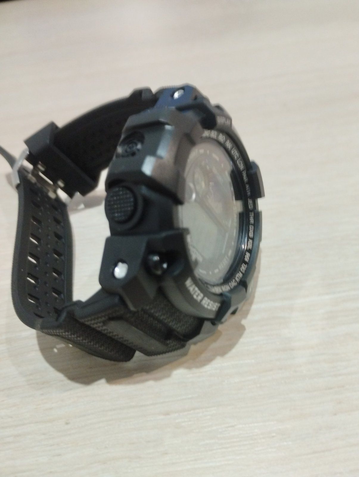 Цифровые часы светодиодные мужские  Sport Watch