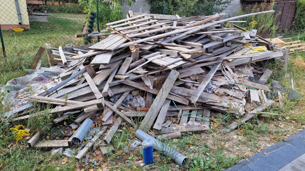 Deski, drewno po budowie