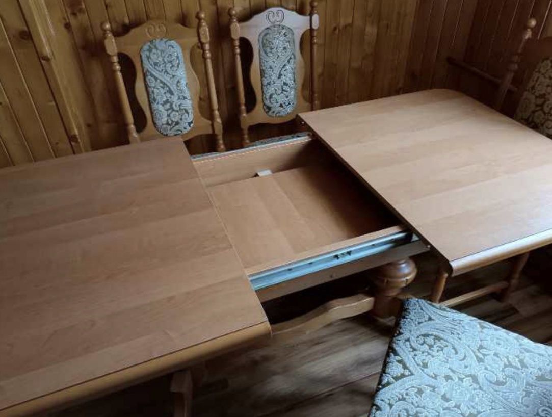 Stół z 6 krzesłami