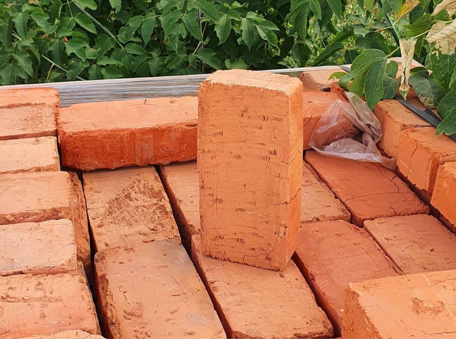 Продам цеглу б/у , в хорошому стані ! 4 грн за цеглину