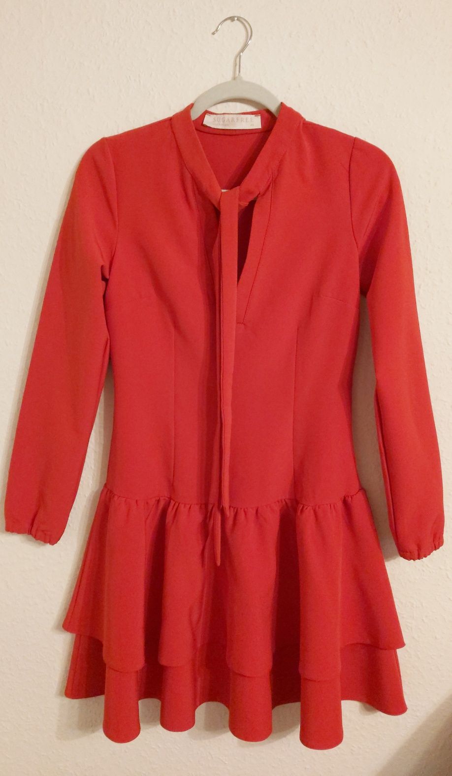 Sukienka czerwona,elegancka firmy SUGARFREE w rozmiarze XS