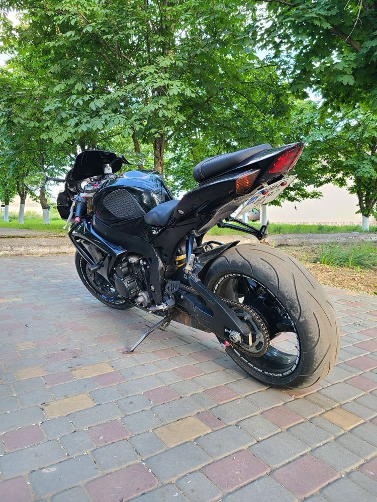 Продам мотоцикл suzuki gsx-r750