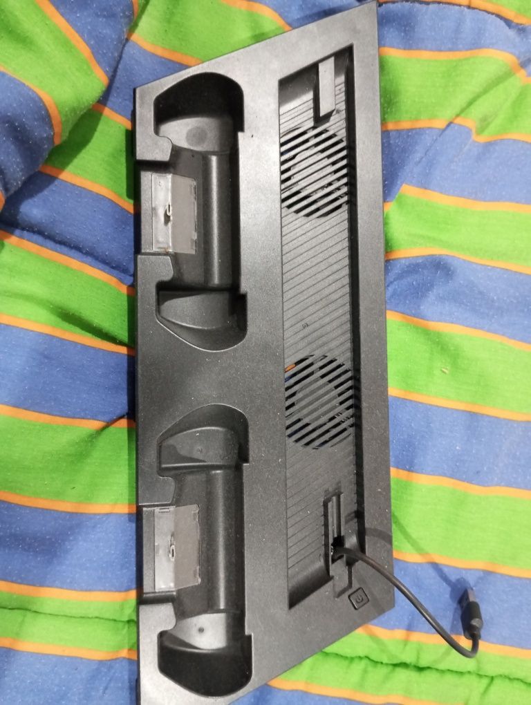 Carregador de comandos PS4