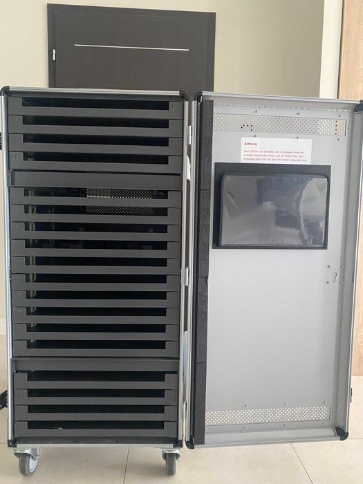 szafka na narzędzia, szafka ładowania laptop